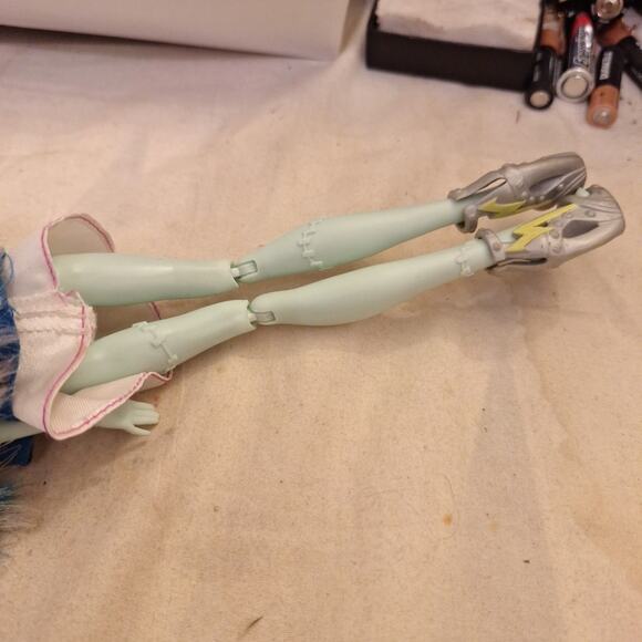 Monster High Frankie Stein Fashion Doll 11” with Skirt and Shoes - Picture 5 of 5